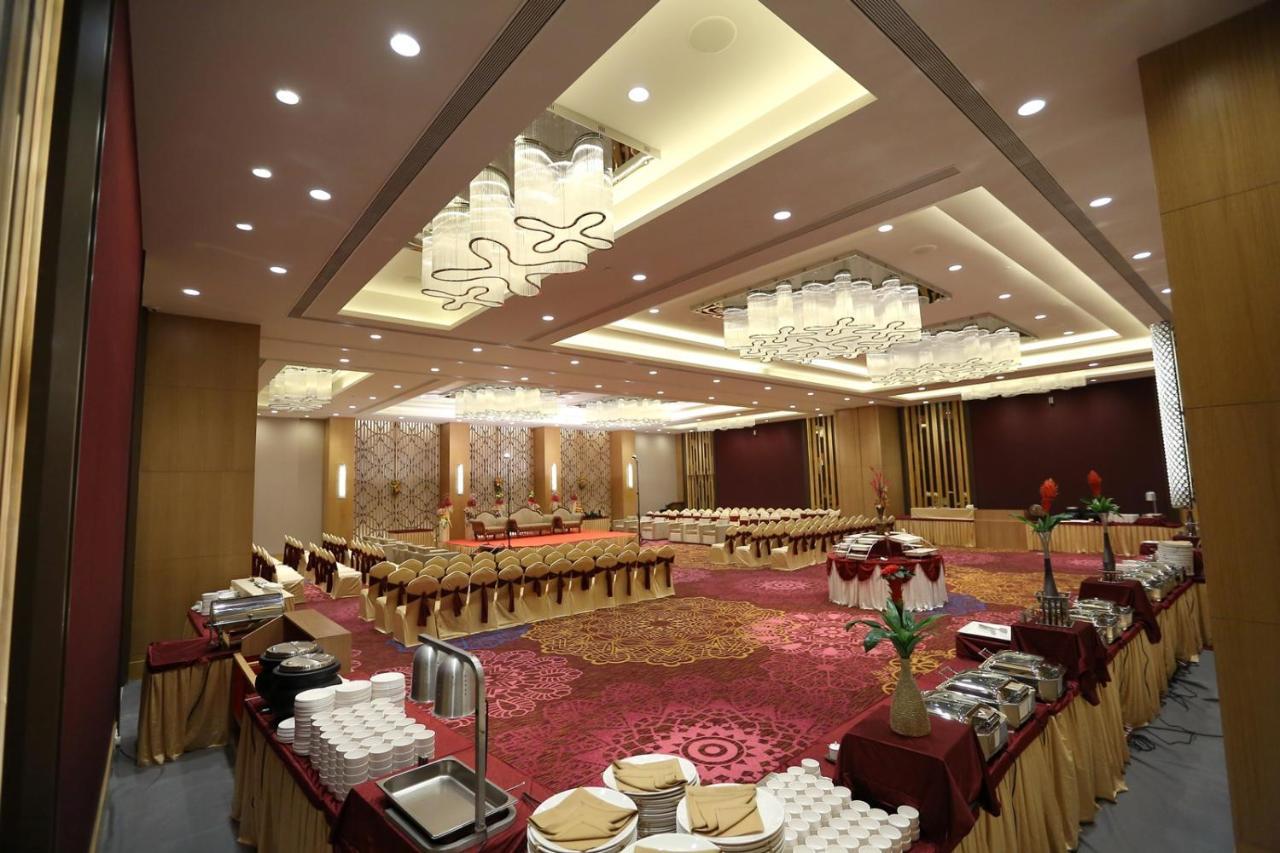 The Imperial Palace Rajkot Eksteriør bilde
